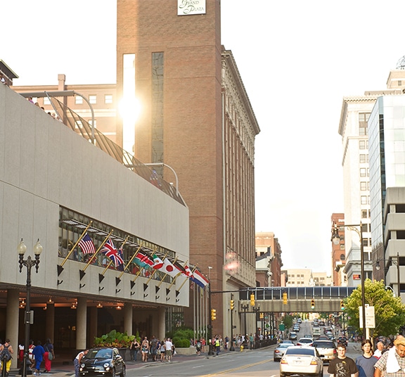 Covered entrance to Amyway Grand, a hotel in downtown Grand Rapids, Michigan